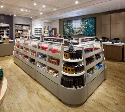 Bloomingdale Court, Chicago, IL, USA